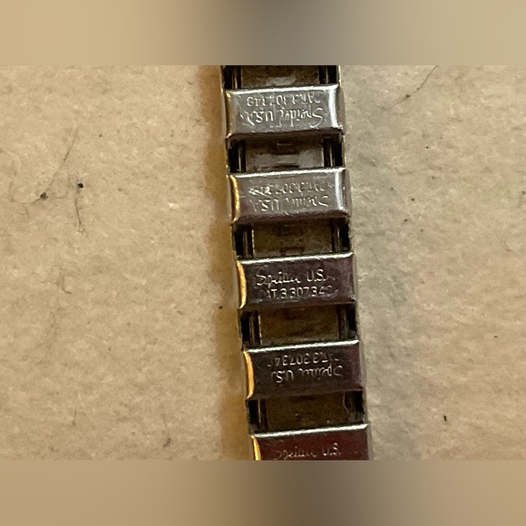 Timex: Woman’s vintage (70S) gold filled electric wrist watch with thin band. - Picture 5 of 6